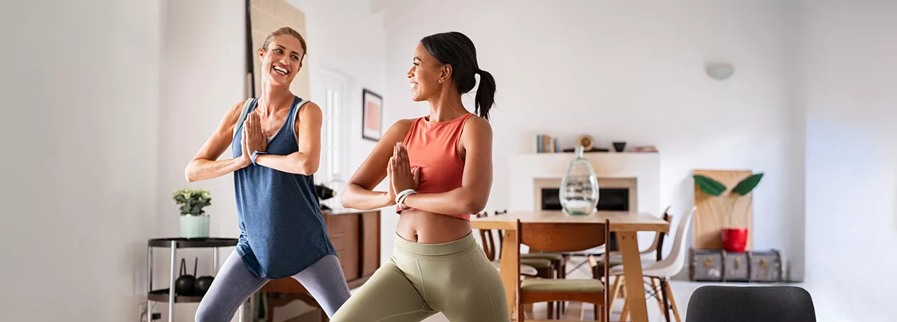 dipendenti-felici-fanno-yoga