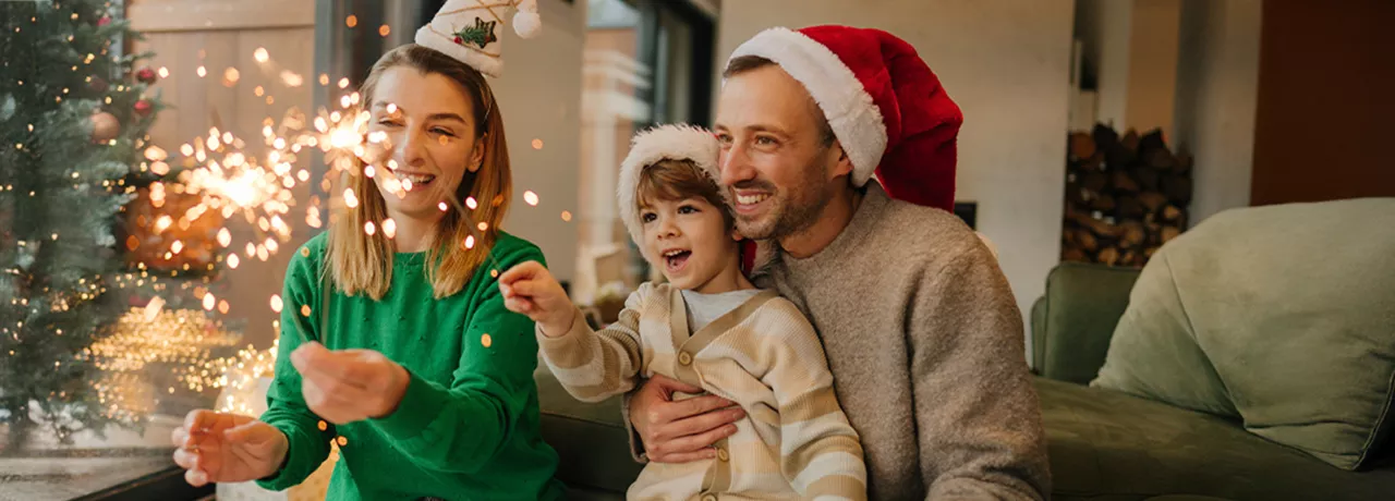 famiglia-felice-natale-regalo-aziendale-solidale 