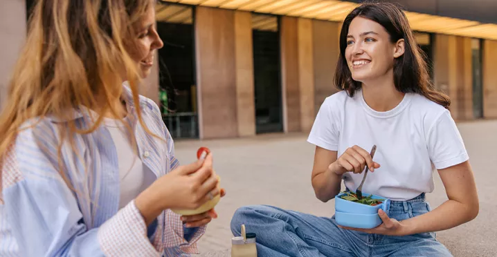 donne in pausa pranzo 