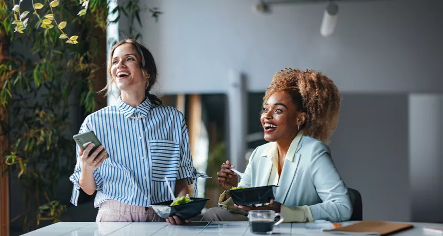 dipendenti in pausa pranzo