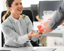 Omaggi ai clienti per Natale: semplicità e vantaggi dei buoni acquisto