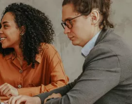 clienti in ufficio a natale