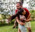 Famiglia si diverte con benefit aziendali