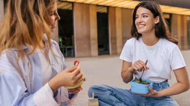 donne in pausa pranzo 