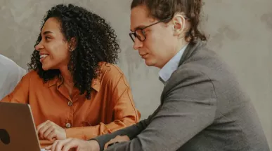 clienti in ufficio a natale